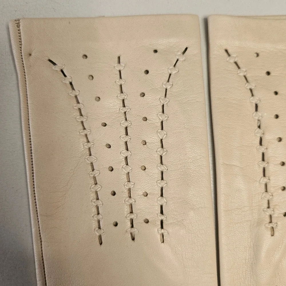 Vintage Womens Cream Leather Gloves Perforated Stitched Detail Beige 6.5 50s